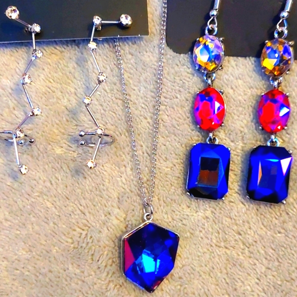 Constellation Ear Crawlers UV Reflective Necklace & Earrings Set